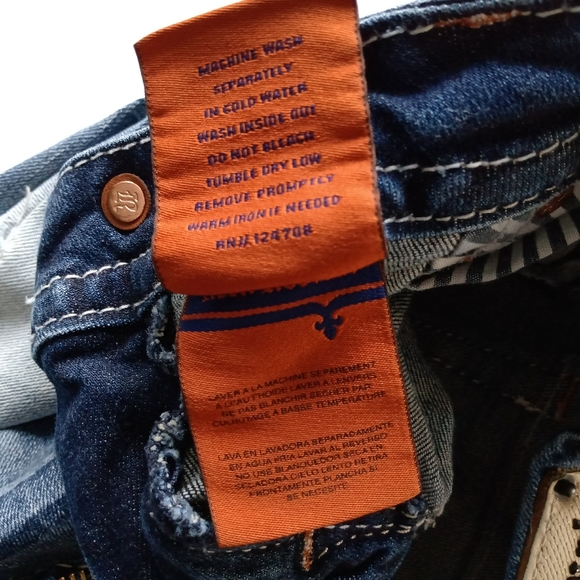 🔥SOLD🔥 ROCK REVIVAL Distressed CAPRI Size 28 - Picture 8 of 10